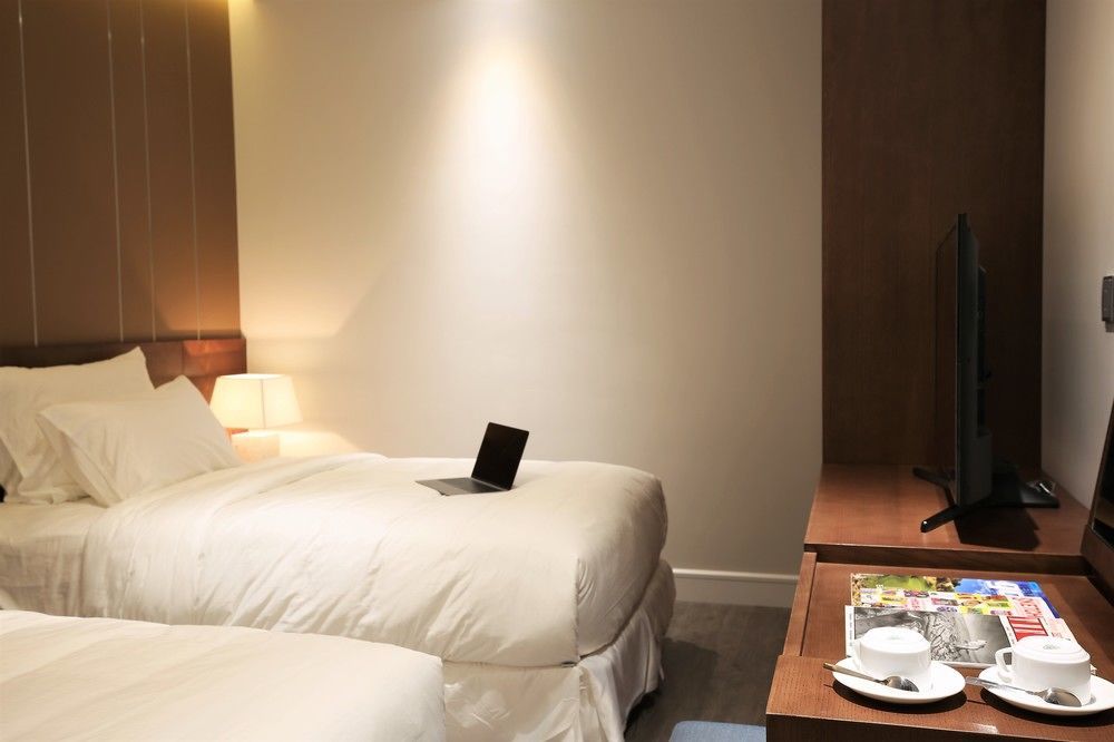 Hotel Avora 3*